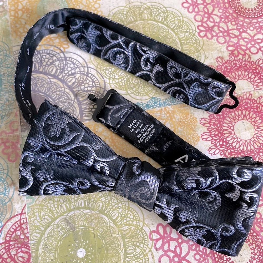 Apt.9 Adjustable Bow Tie - NWOT